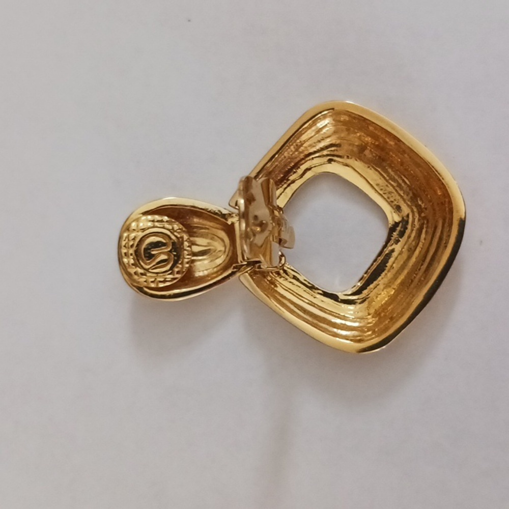 Vintage St. John Clip On Earrings - Picture 6 of 8
